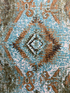 Aztec patterned design on Sapphire